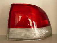 JOBB HÁTSÓ LÁMPA S04/2